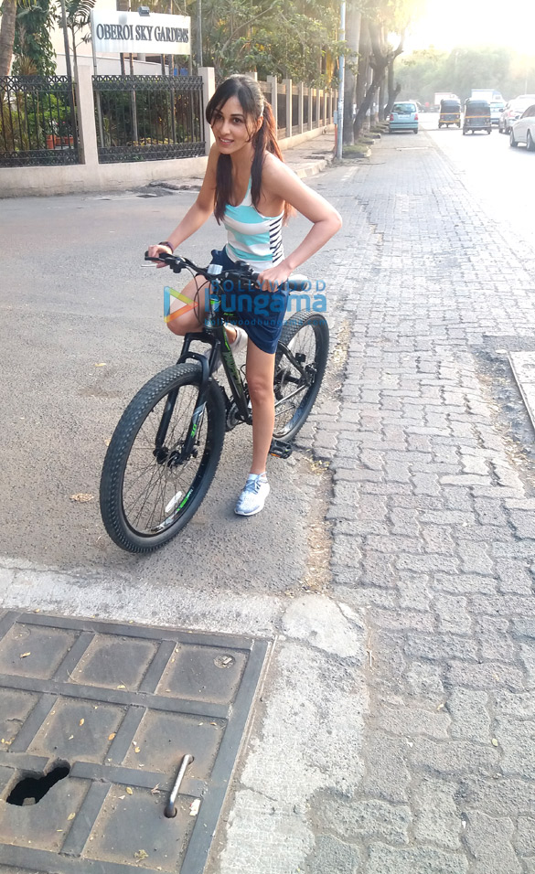 pooja chopra spotted riding bicycle at lokhandwala 1