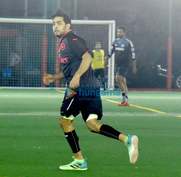 ranbir kapoor varun dhawan arjun kapoor snapped at a soccer match new 4