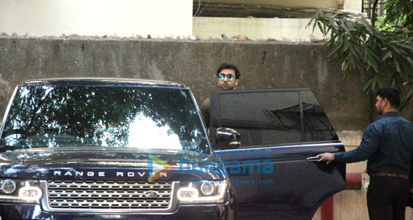 ranbir kapoor snapped outside his gym 2