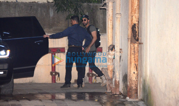 Ranbir Kapoor spotted after dance rehearsal in Bandra Ranbir Kapoor spotted after dance rehearsal in Bandra