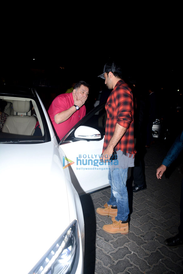 ranbir kapoor spotted with family at yauatcha 6