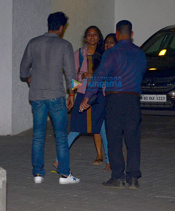 ranbir kapoor takes cycle ride to home after movie shoot 4