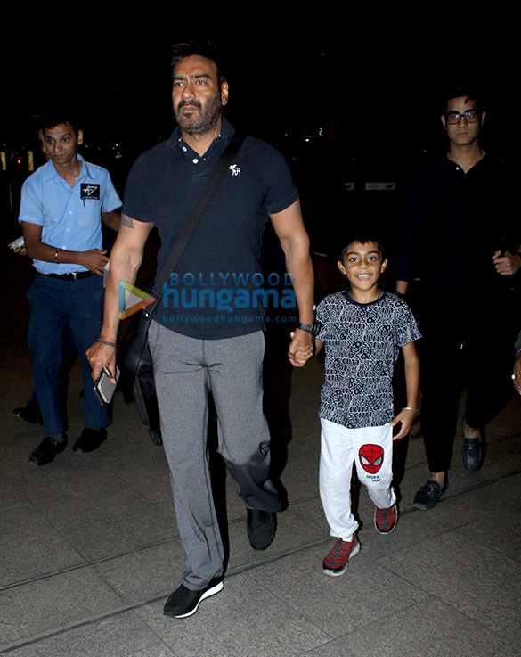 rani mukerji and ajay devgn snapped at the airport 6