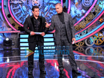Salman Khan and Akshay Kumar on the sets of 'Bigg Boss 11'