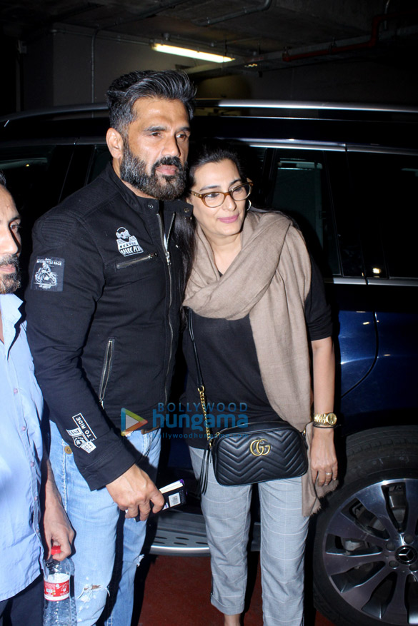 sanjay dutt suniel shetty and others snapped at the airport 2