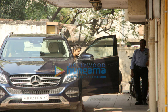 sara ali khan and janhvi kapoor snapped at the gym 3 2