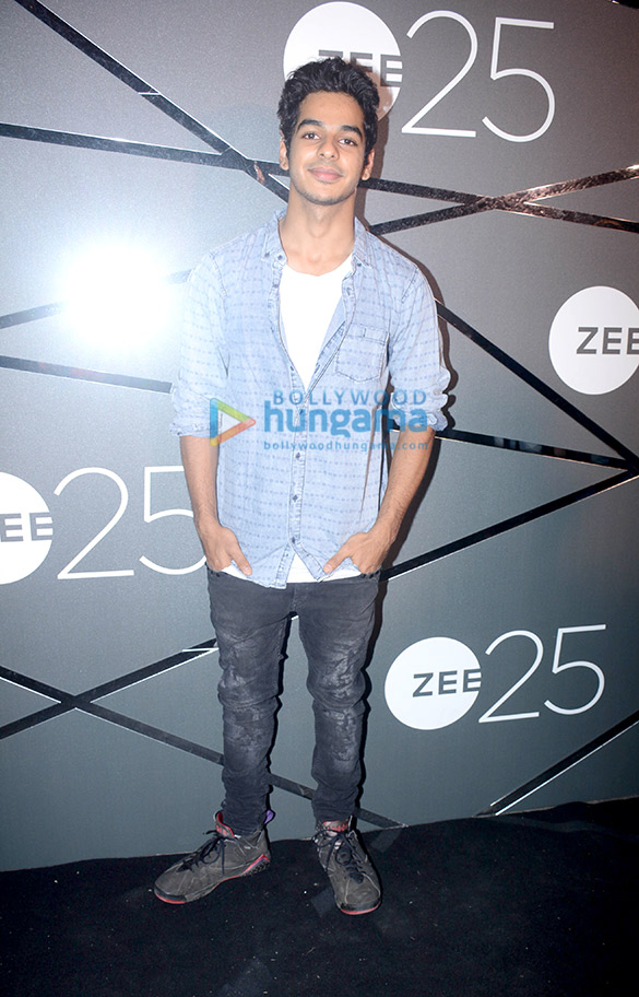 shah rukh khan akshay kumar deepika padukone and others attend a bash held to celebrate 25 years of zee network 10