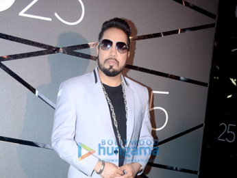 Shah Rukh Khan, Akshay Kumar, Deepika Padukone and others attend a bash held to celebrate 25 years of Zee network