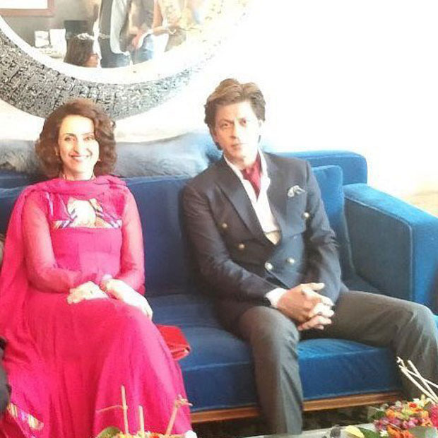 Shah Rukh Khan snapped aalong with family