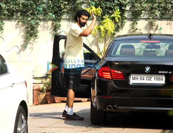shahid kapoor aditya roy kapur and others snapped at the gym 3