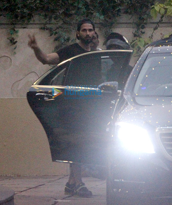 shahid kapoor spotted outside the gym 4