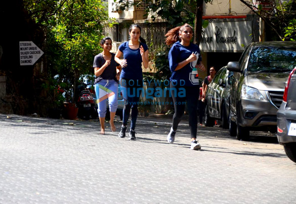 shraddha kapoor spotted jogging in bandra 5