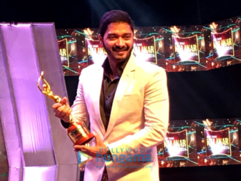 Shreyas Talpade wins the Best Debut Director Award for 'Poster Boys' at Kalakar Awards in Kolkata