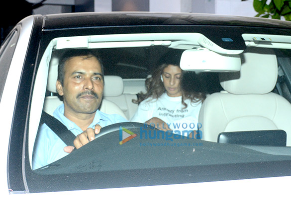 shweta bachchan nanda spotted at kromakay in juhu 6