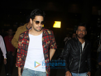 Sidharth Malhotra, Rakul Preet and others snapped at the airport