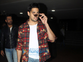 Sidharth Malhotra, Rakul Preet and others snapped at the airport