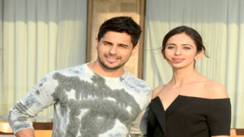 Sidharth Malhotra and Rakul Preet snapped at Sun-n-Sand in Juhu
