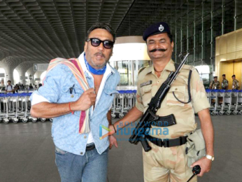 Soha Ali Khan, Jackie Shroff and others snapped at the airport