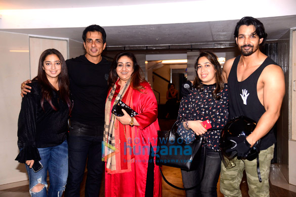 sonu sood hosts the bash for paltan team 3
