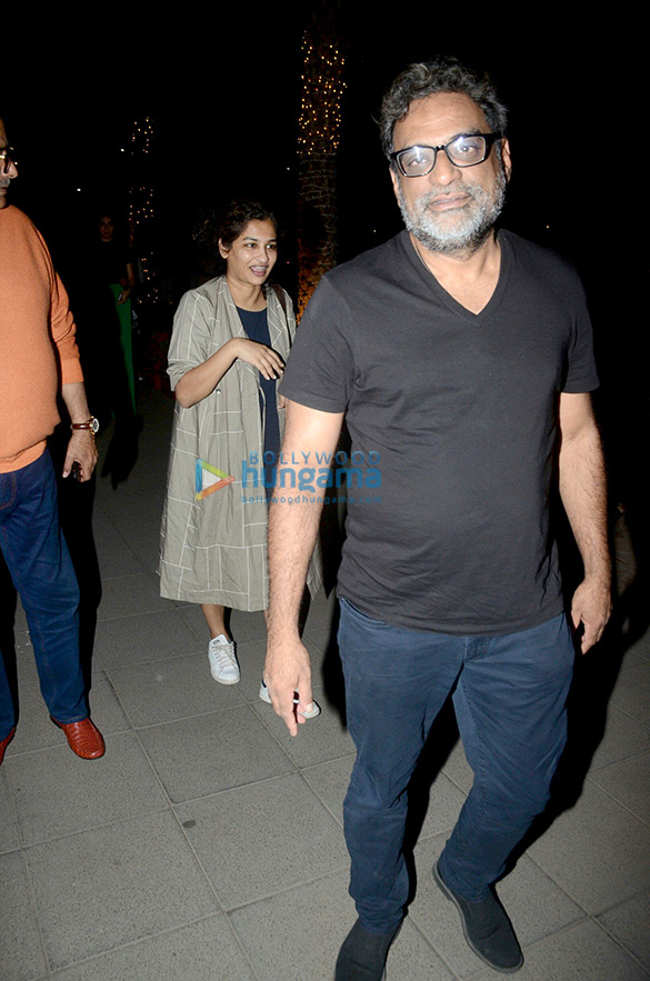 sridevi snapped with family at bkc 6