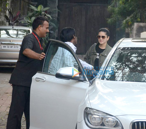 sunny leone snapped at myrah spa in juhu 4