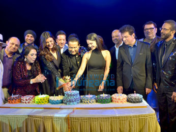 Sushmita Sen, Sunny Leone, Randeep Hooda travel to Dubai for Mr. Rizwan Sajan's birthday bash