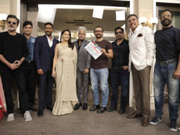 WOW! Aamir Khan gives the clap on the first day of Total Dhamaal shoot