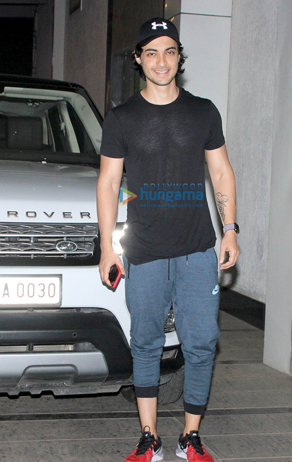 varun dhawan and aayush sharma spotted outside the gym 5