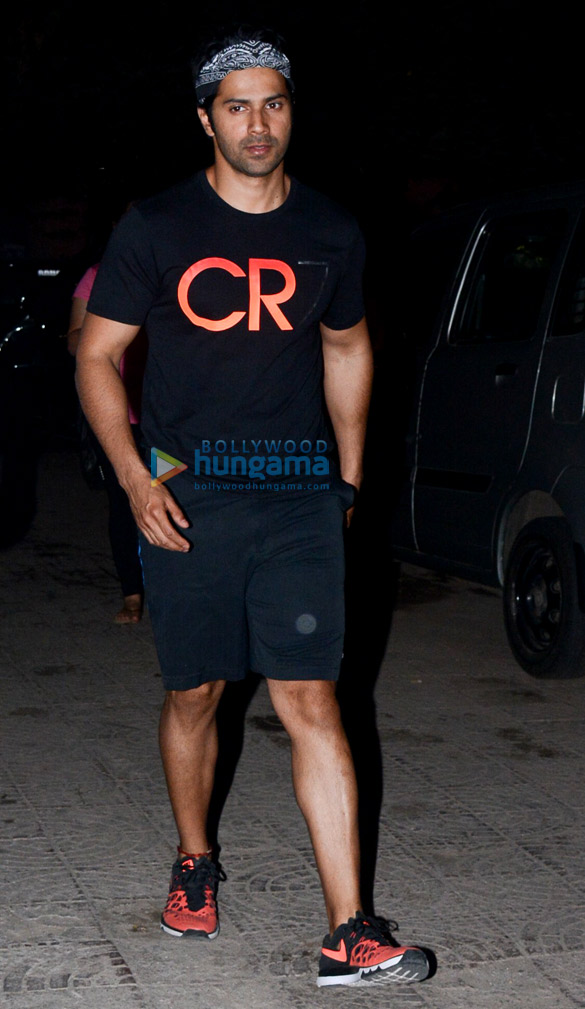 Varun Dhawan spotted at Shoojit Sircar’s office in Juhu Varun Dhawan spotted at Shoojit Sircar’s office in Juhu