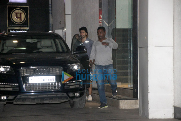 varun dhawan spotted at the gym 4 3