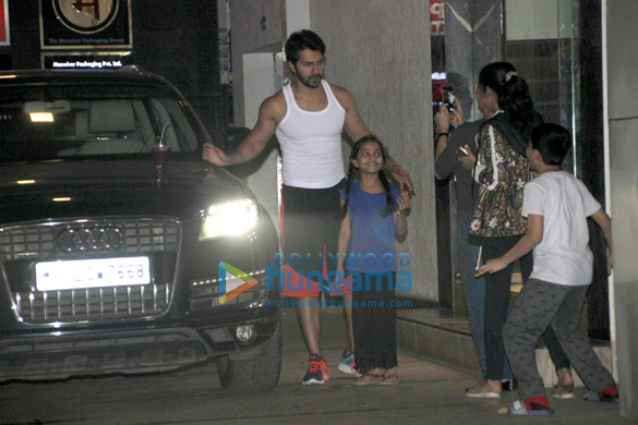 varun dhawan spotted at the gym 4
