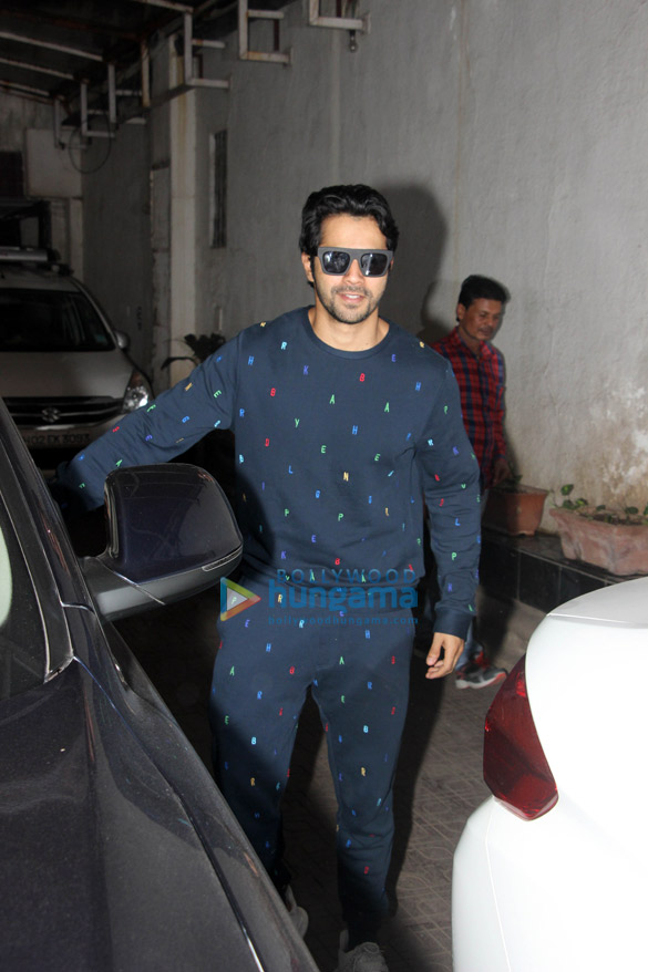 Varun Dhawan spotted in Bandra Varun Dhawan spotted in Bandra