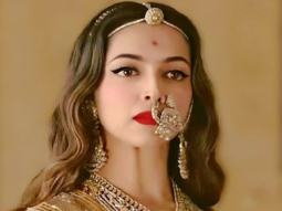 Whoa! Did you know Deepika Padukone wore 14 gorgeous jewels in the song ‘Ek Dil Ek Jaan’ in Padmaavat! Read the exclusive deets RIGHT HERE!