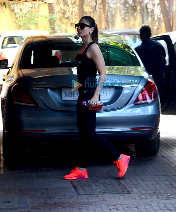 kareena kapoor khan spotted at gym in khar 5