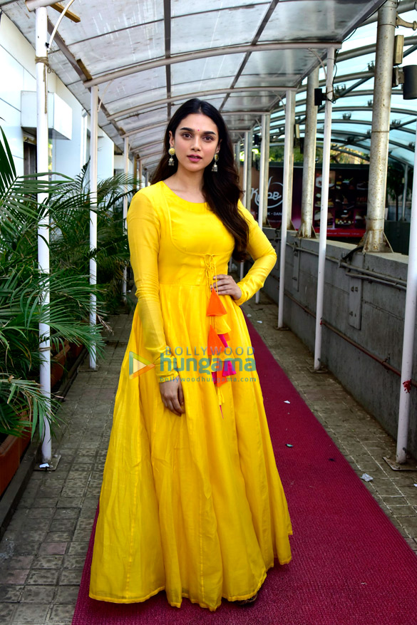 aditi rao hydari spotted in andheri 6