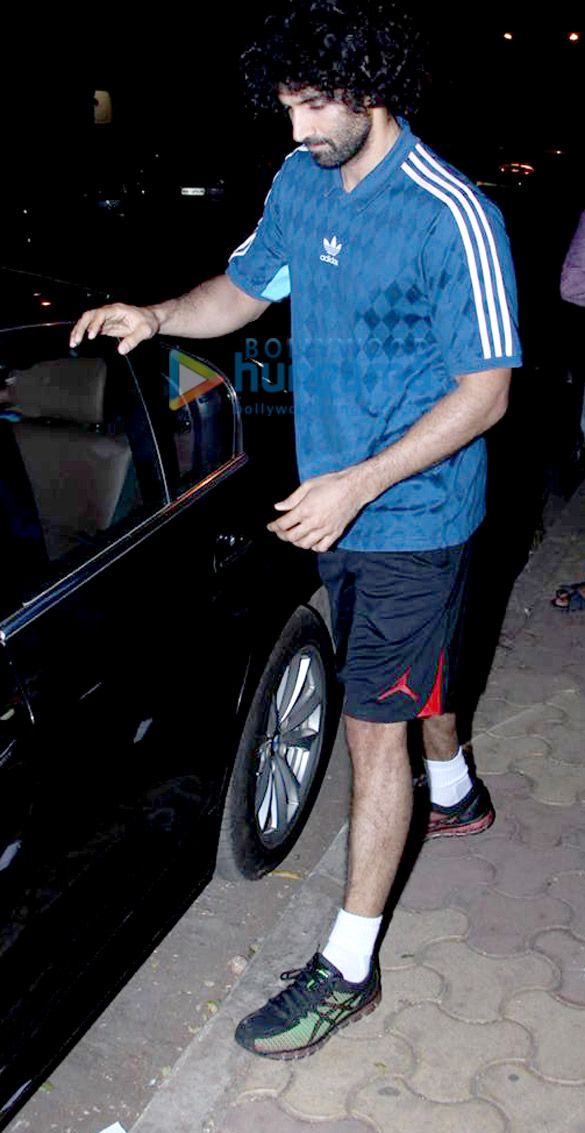 Aditya Roy Kapur snapped at Mohit Suri’s office Aditya Roy Kapur snapped at Mohit Suri’s office