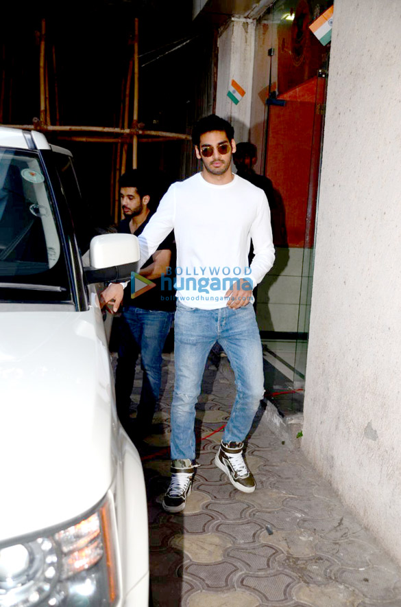 ahan shetty spotted after a clinic session in bandra 3