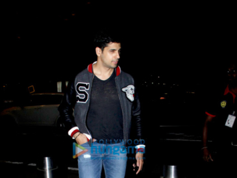 Ajay Devgn, Kajol, Sidharth Malhotra, Sussanne Khan and Aftab Shivdasini snapped at the Mumbai airport last night