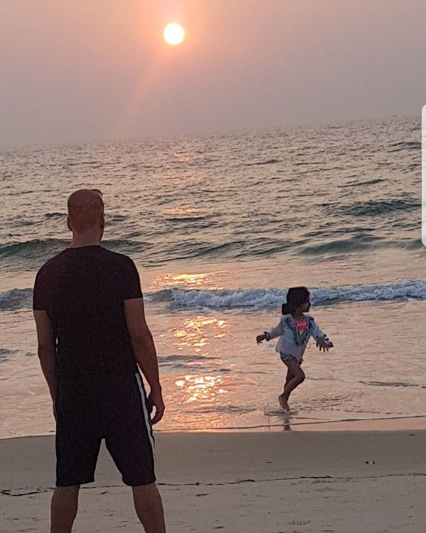 #MondayMorningMotivation: 10 Pics that prove Pad Man Akshay Kumar is an ultimate family man! #MondayMorningMotivation: 10 Pics that prove Pad Man Akshay Kumar is an ultimate family man!