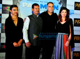 Akshay Kumar, Twinkle Khanna and others grace the press conference of ‘Pad Man’ in Delhi