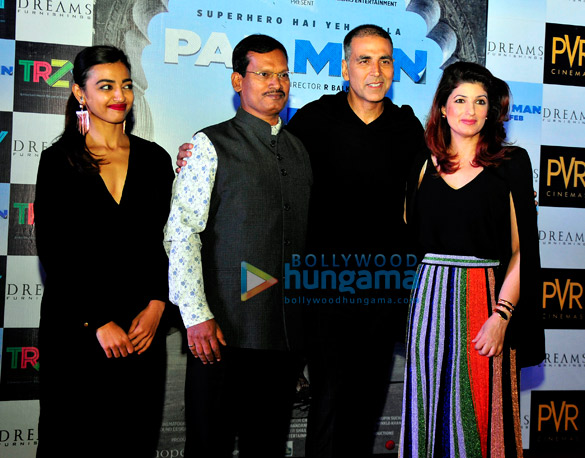 akshay twinkle grace the press conference of pad man in delhi 1