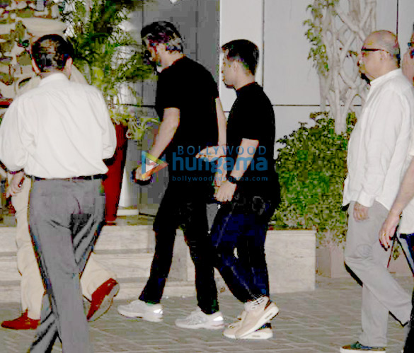 anil kapoor reaches mumbai airport to receive sridevis mortal remains 1