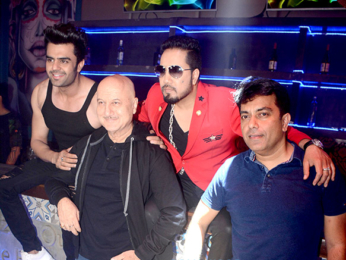 Anupam Kher, Manish Paul, Mika Singh snapped at Baa Baaa Black Sheep promotional song shoot