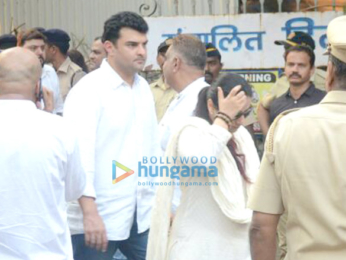 Celebs attend Sridevi's cremation ceremony at Seva Samaj Crematorium and Hindu Cemetery in Vile Parle, Mumbai