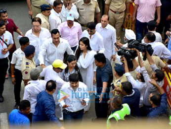 Celebs attend Sridevi's cremation ceremony at Seva Samaj Crematorium and Hindu Cemetery in Vile Parle, Mumbai