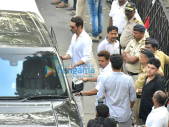 Celebs attend Sridevi’s cremation ceremony at Seva Samaj Crematorium and Hindu Cemetery in Vile Parle, Mumbai