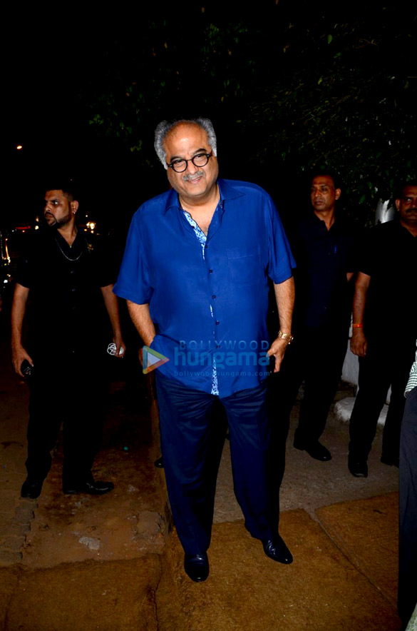 celebs grace manmohan shettys birthday party at olive in bandra 7