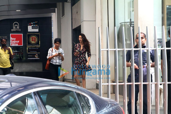 disha patani spotted outside ashutosh gowarikars office in khar 1