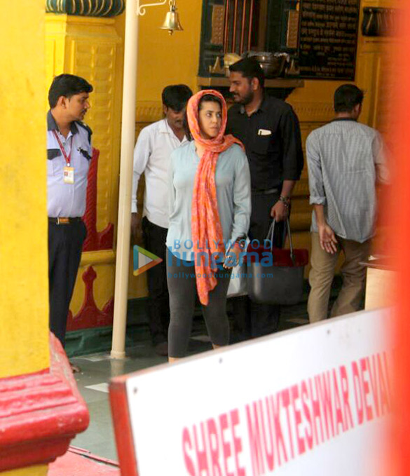 Ekta Kapoor snapped in Juhu Ekta Kapoor snapped in Juhu