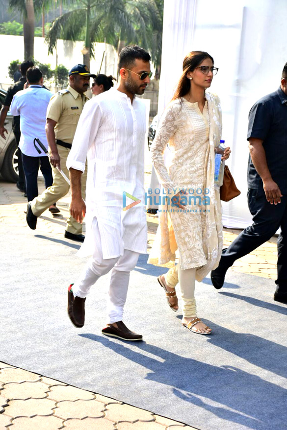 farah khan arbaaz khan mohit marwah snapped arriving to pay their last respects to sridevi 10